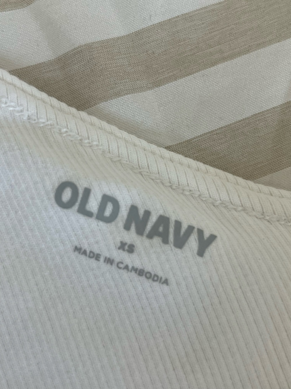 🤍 Old Navy White Ribbed One-Shoulder Tank Top | Size XS Petite (XSP) - Picture 3 of 5
